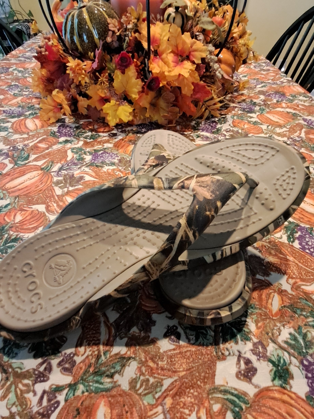 CROCS Men's Green and Brown Camo Flip Flop Sandals Size 12